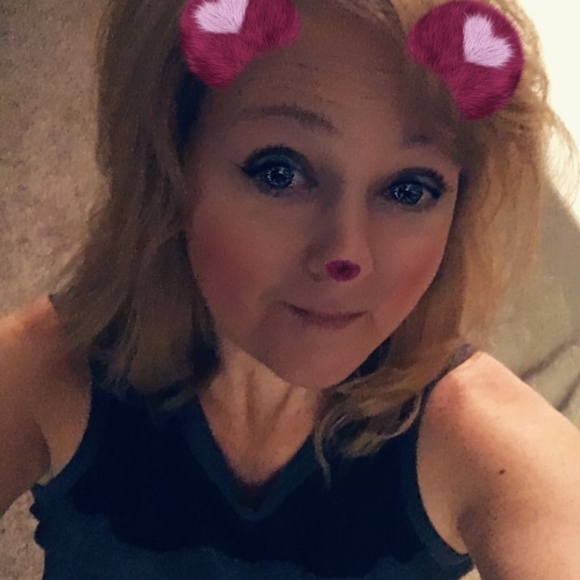 Meet your Posher, Melissa - Picture 4 of 4